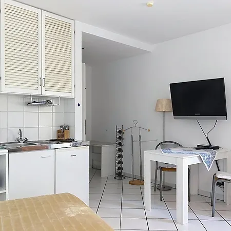 A12 By Interhome *